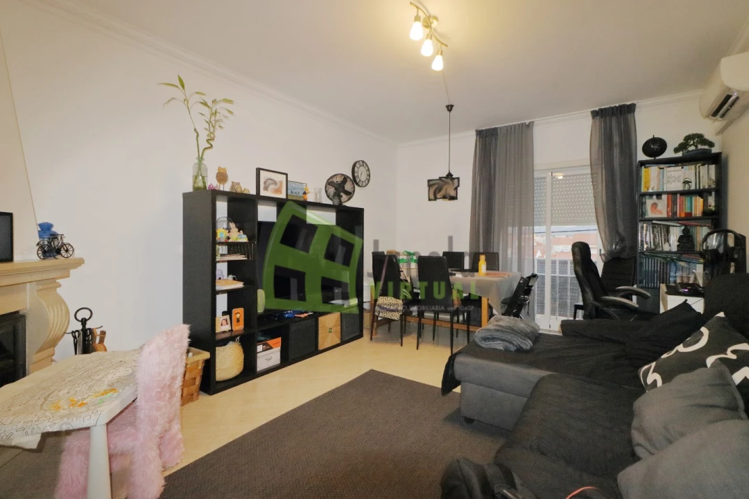 Apartamento T2 para Venda em Quinta do Conde Foto 1