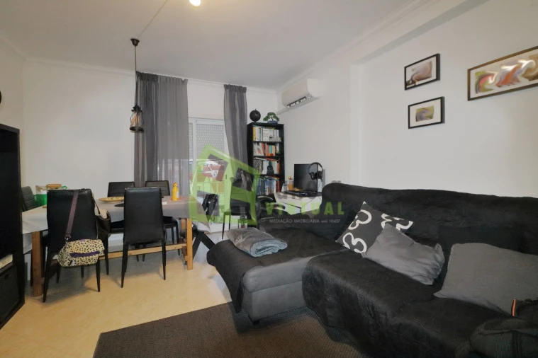 Apartamento T2 para Venda em Quinta do Conde Foto 2