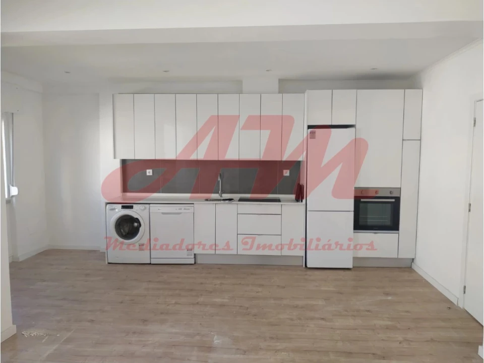 Apartamento T3 para Venda em Venteira Foto 1