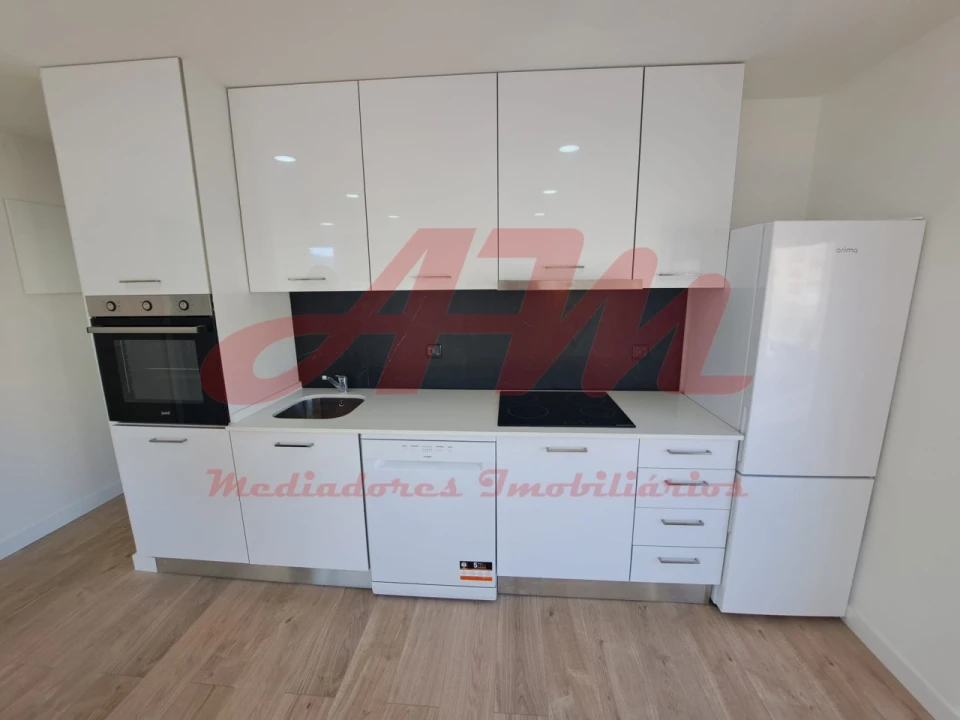Apartamento T3 para Venda em Venteira Foto 3