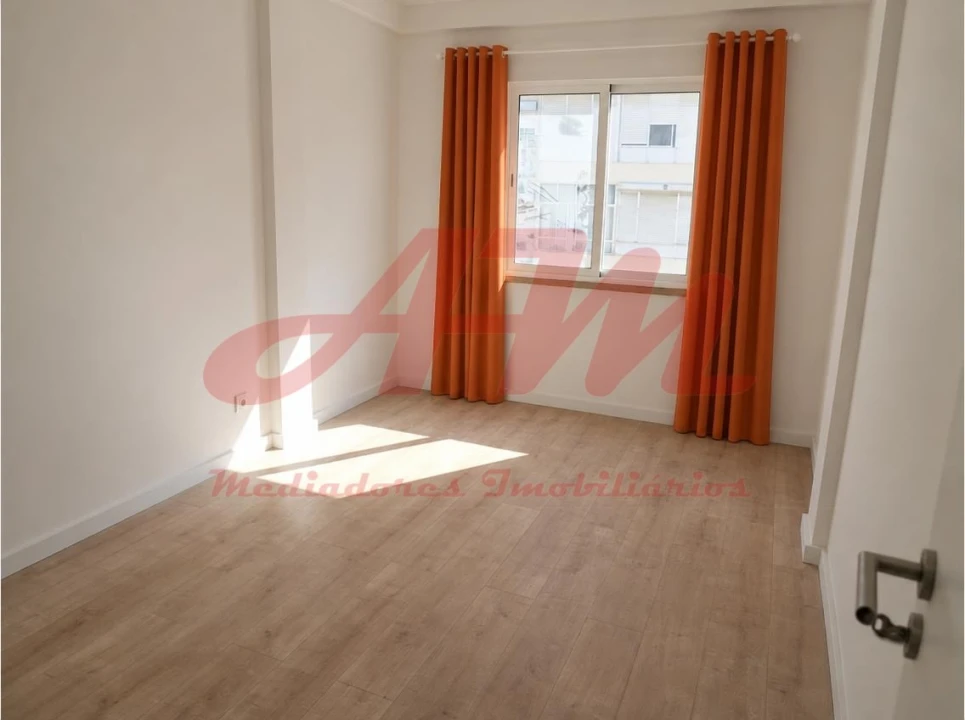 Apartamento T3 para Venda em Venteira Foto 13