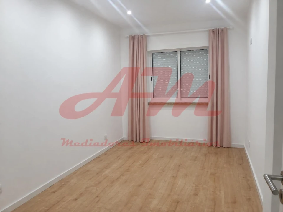 Apartamento T3 para Venda em Venteira Foto 16