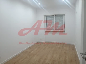 Apartamento T3 para Venda em Venteira