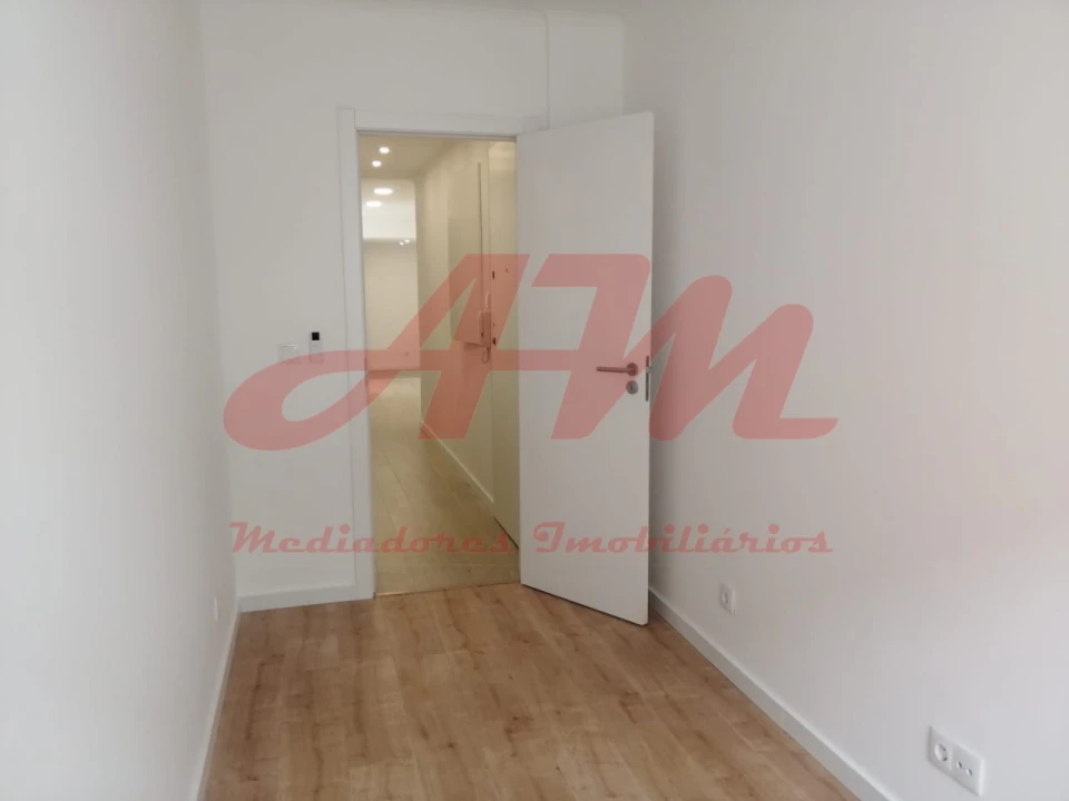 Apartamento T3 para Venda em Mina de Água Foto 12