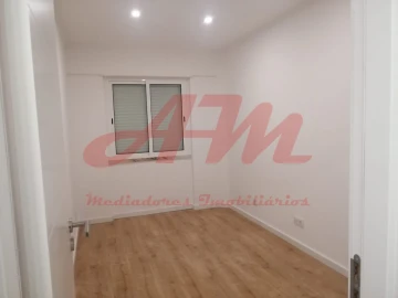 Apartamento T3 para Venda em Mina de Água
