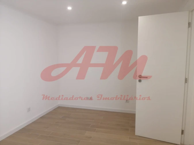 Apartamento T3 para Venda em Mina de Água Foto 5