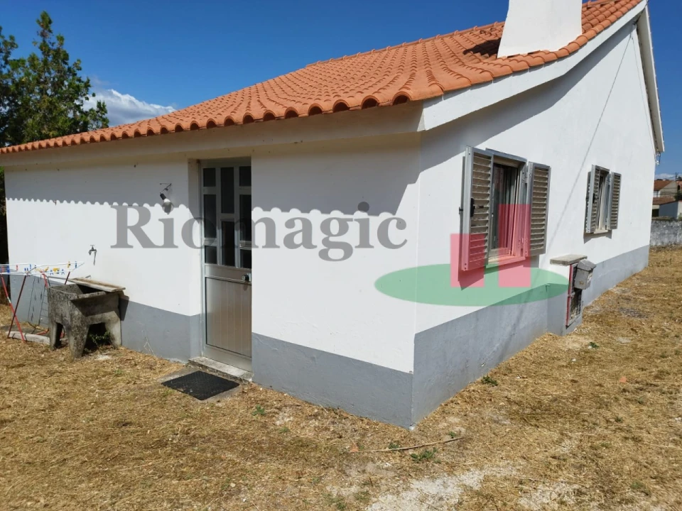 Moradia T2 para Venda em Alcanede Foto 1