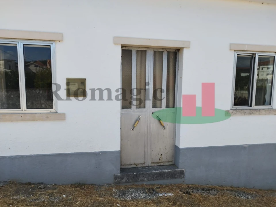 Moradia T2 para Venda em Alcanede Foto 17