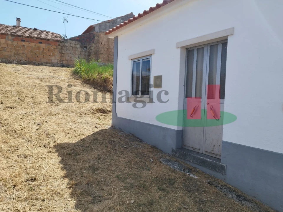 Moradia T2 para Venda em Alcanede Foto 19