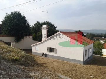 Moradia T2 para Venda em Alcanede