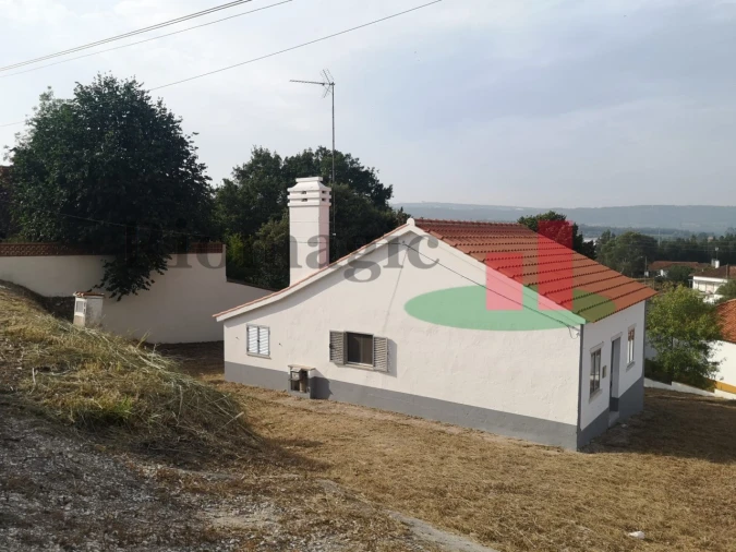 Moradia T2 para Venda em Alcanede Foto 2
