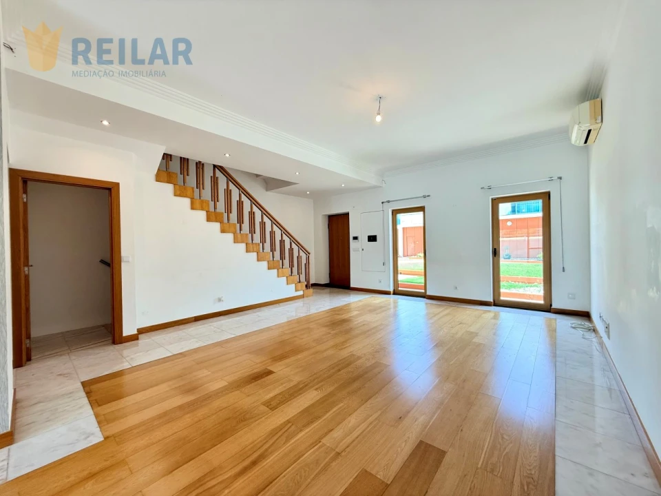 Moradia T3 para Venda em Póvoa de Santa Iria e Forte da Casa Foto 10