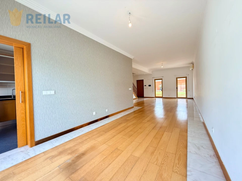 Moradia T3 para Venda em Póvoa de Santa Iria e Forte da Casa Foto 12