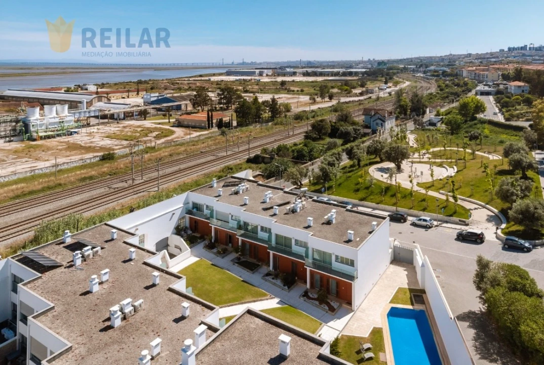 Moradia T3 para Venda em Póvoa de Santa Iria e Forte da Casa Foto 76