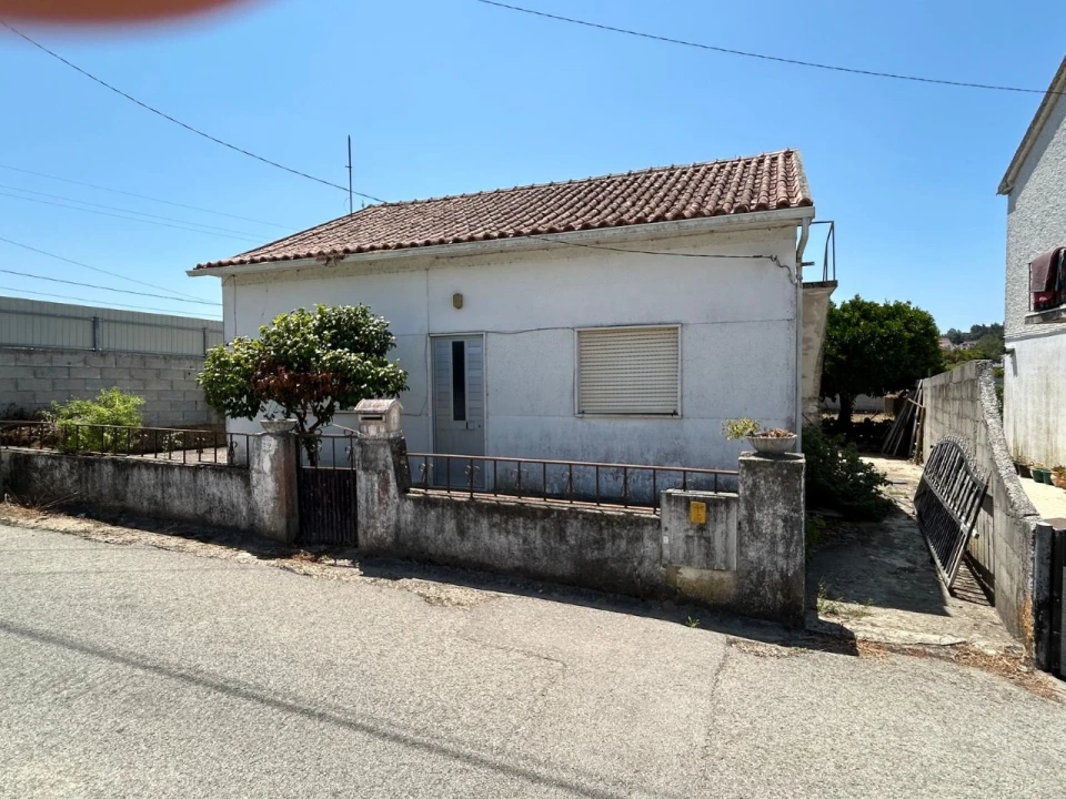Moradia T2 para Venda em Granja do Ulmeiro Foto 1