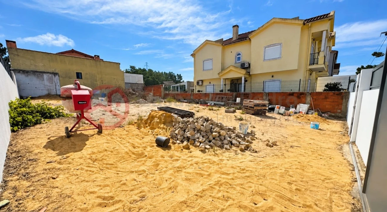 Terreno para Venda em Fernao Ferro Foto 2