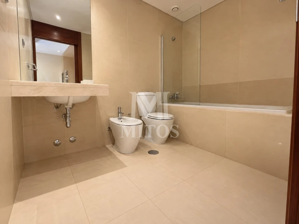 Apartamento T1 para Arrendamento em Darque Foto 4