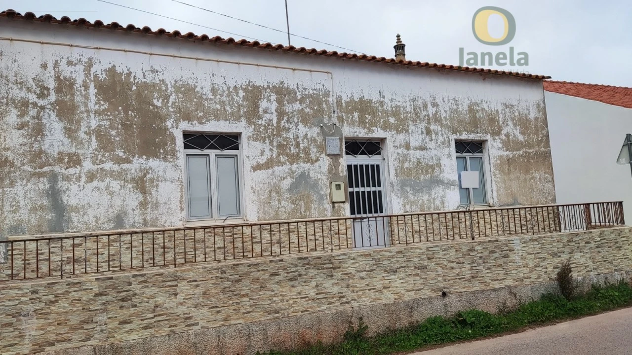Moradia T3 para Venda em Alte Foto 1