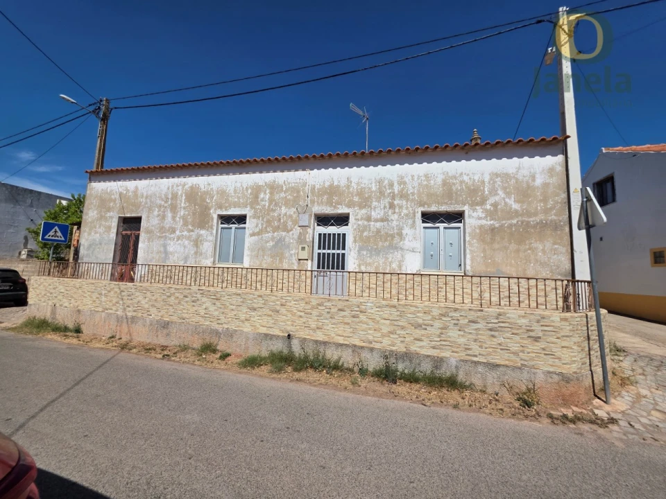 Moradia T3 para Venda em Alte Foto 18
