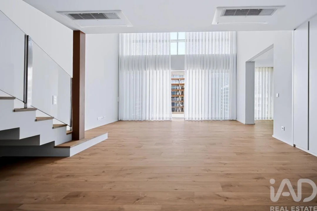 Apartamento T3 para Venda em Algés, Linda-A-Velha e Cruz Quebrada-Dafundo Foto 3