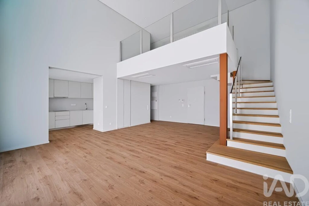 Apartamento T3 para Venda em Algés, Linda-A-Velha e Cruz Quebrada-Dafundo Foto 1