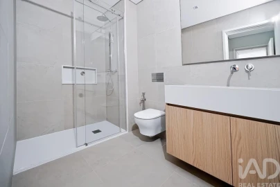 Apartamento T3 para Venda em Algés, Linda-A-Velha e Cruz Quebrada-Dafundo