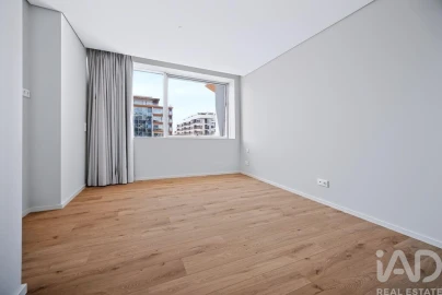 Apartamento T3 para Venda em Algés, Linda-A-Velha e Cruz Quebrada-Dafundo