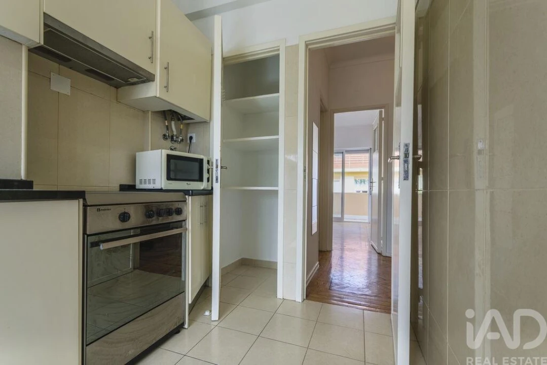Apartamento T4 para Venda em Beato Foto 3