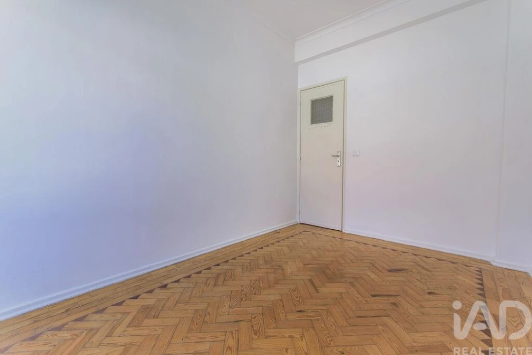 Apartamento T4 para Venda em Beato Foto 10