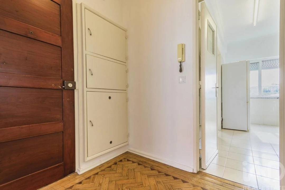 Apartamento T4 para Venda em Beato Foto 4