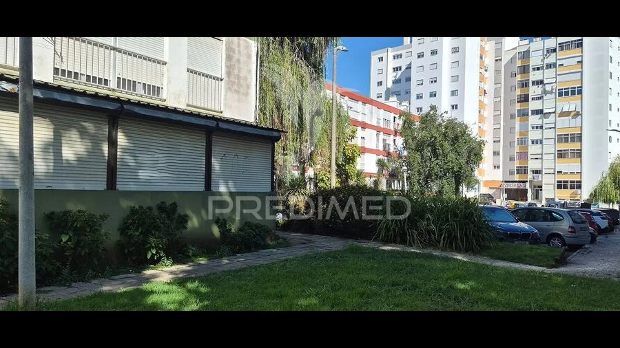 Apartamento T1 para Venda em Massamá e Monte Abraão