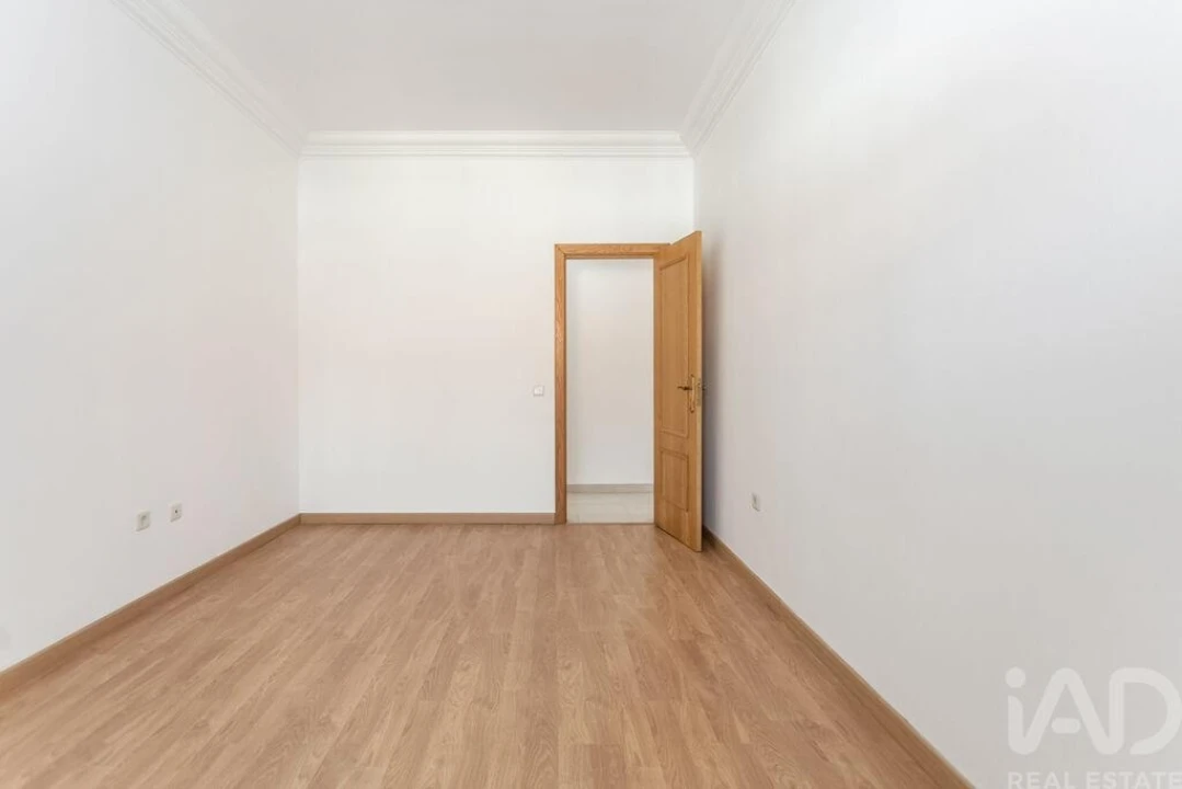 Apartamento T3 para Venda em Almada, Cova da Piedade, Pragal e Cacilhas Foto 11