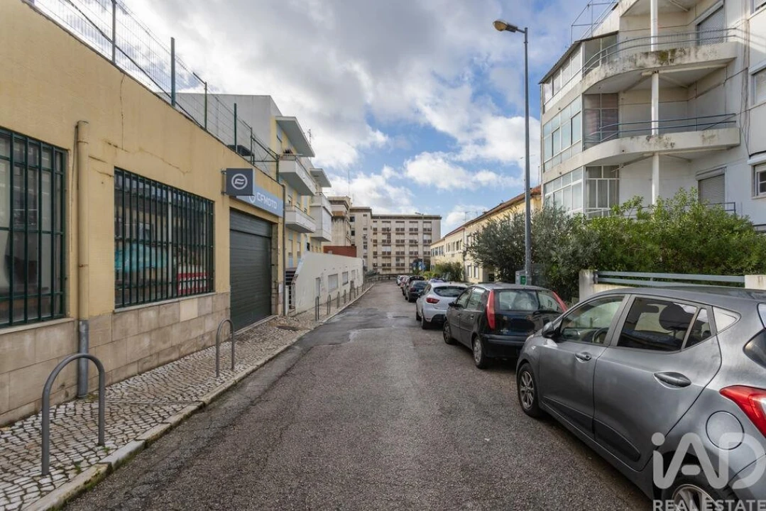 Apartamento T3 para Venda em Almada, Cova da Piedade, Pragal e Cacilhas Foto 34