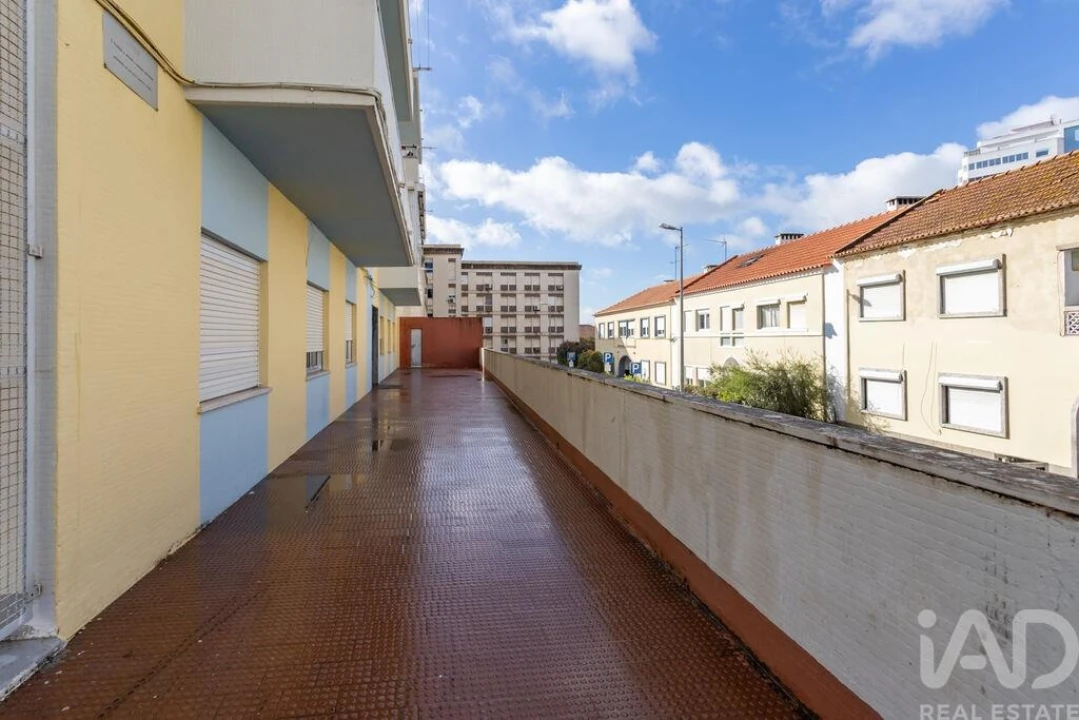 Apartamento T3 para Venda em Almada, Cova da Piedade, Pragal e Cacilhas Foto 31