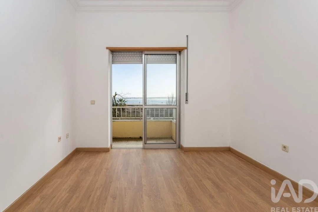 Apartamento T3 para Venda em Almada, Cova da Piedade, Pragal e Cacilhas Foto 20