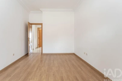 Apartamento T3 para Venda em Almada, Cova da Piedade, Pragal e Cacilhas