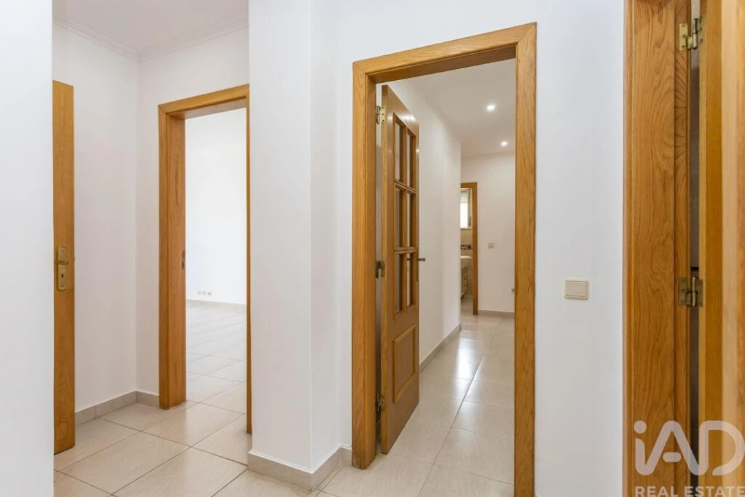 Apartamento T3 para Venda em Almada, Cova da Piedade, Pragal e Cacilhas Foto 8