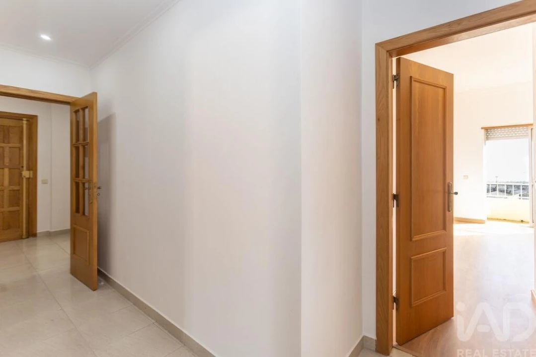 Apartamento T3 para Venda em Almada, Cova da Piedade, Pragal e Cacilhas Foto 26