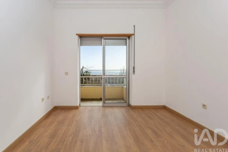 Apartamento T3 para Venda em Almada, Cova da Piedade, Pragal e Cacilhas Foto 20