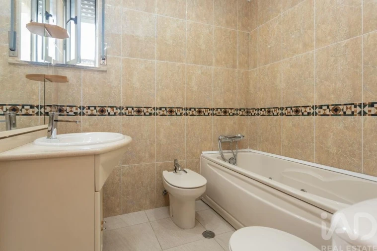 Apartamento T3 para Venda em Almada, Cova da Piedade, Pragal e Cacilhas Foto 15
