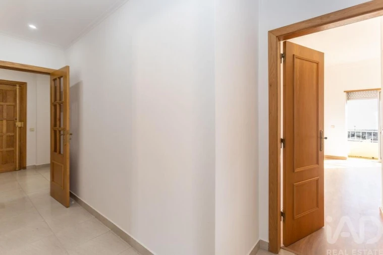 Apartamento T3 para Venda em Almada, Cova da Piedade, Pragal e Cacilhas Foto 26