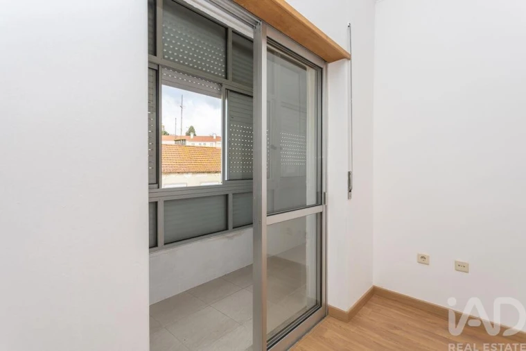 Apartamento T3 para Venda em Almada, Cova da Piedade, Pragal e Cacilhas Foto 13