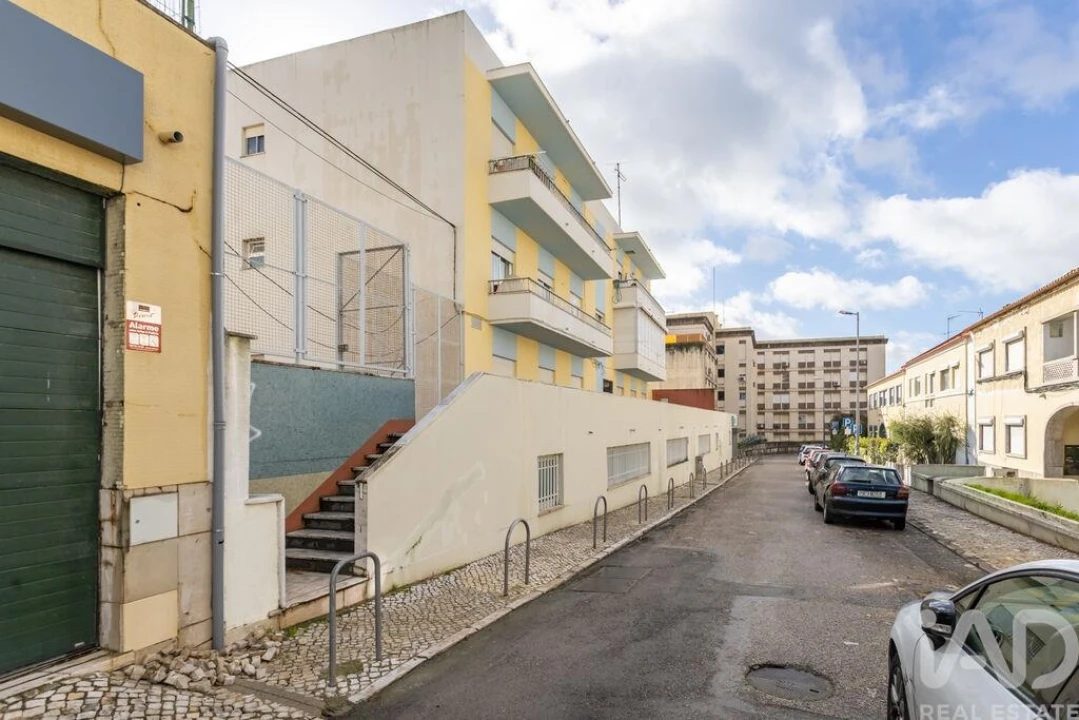Apartamento T3 para Venda em Almada, Cova da Piedade, Pragal e Cacilhas Foto 33