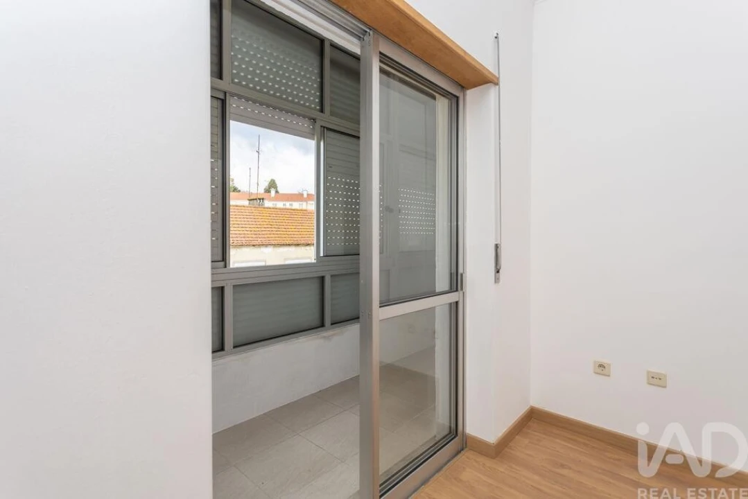 Apartamento T3 para Venda em Almada, Cova da Piedade, Pragal e Cacilhas Foto 13