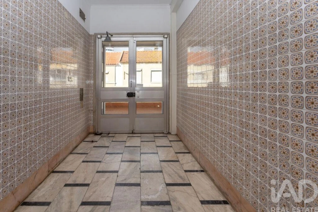 Apartamento T3 para Venda em Almada, Cova da Piedade, Pragal e Cacilhas Foto 28