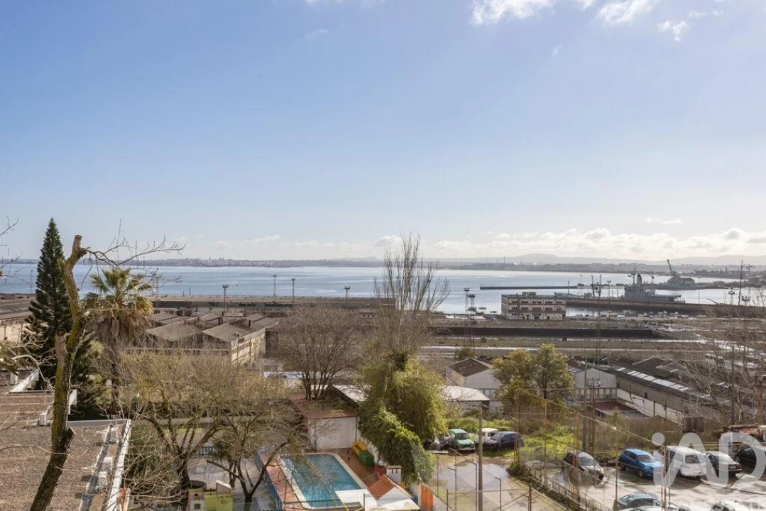 Apartamento T3 para Venda em Almada, Cova da Piedade, Pragal e Cacilhas Foto 25