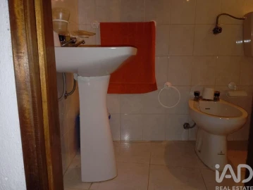Moradia T2 para Venda em Santiago Maior