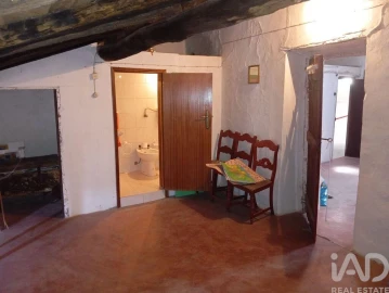 Moradia T2 para Venda em Santiago Maior