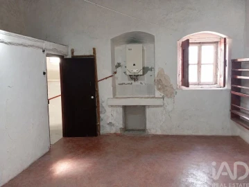 Moradia T2 para Venda em Santiago Maior