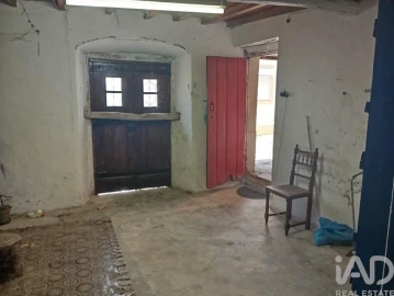 Moradia T2 para Venda em Santiago Maior